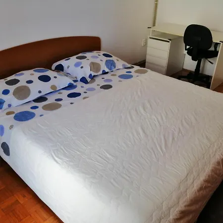 5 * Zara